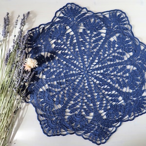 Lotus and Fern crochet doily, designed by Yalanda Wiese, 46 cm, doily, tablecloth, centerpiece, shabby decor, vintage design, lace, retro image 1