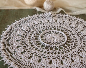 Vintage white crochet doily, 14.2 in