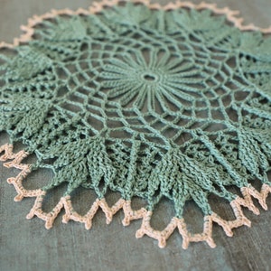 Green crochet doily, 37 cm, cotton doily, textured doily, lace, vintage, shabby, boho, retro, gift for her, home decor, housewarming gift