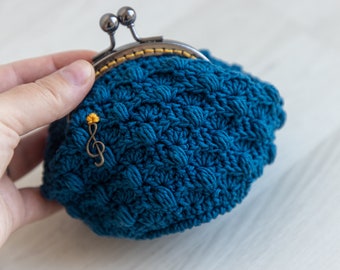 PDF C Moll crochet coin purse pattern