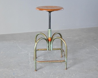Sgabello girevole da architetto di Heliolithe, circa anni '50.