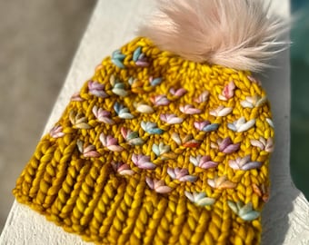 Lotus Blume Mütze, handgestrickte Mütze, Weich + Squishy, 100% Merino Wolle, Toque, Dicke Warme Wintermütze, Abnehmbarer Große Kunstfell Pom-Pom