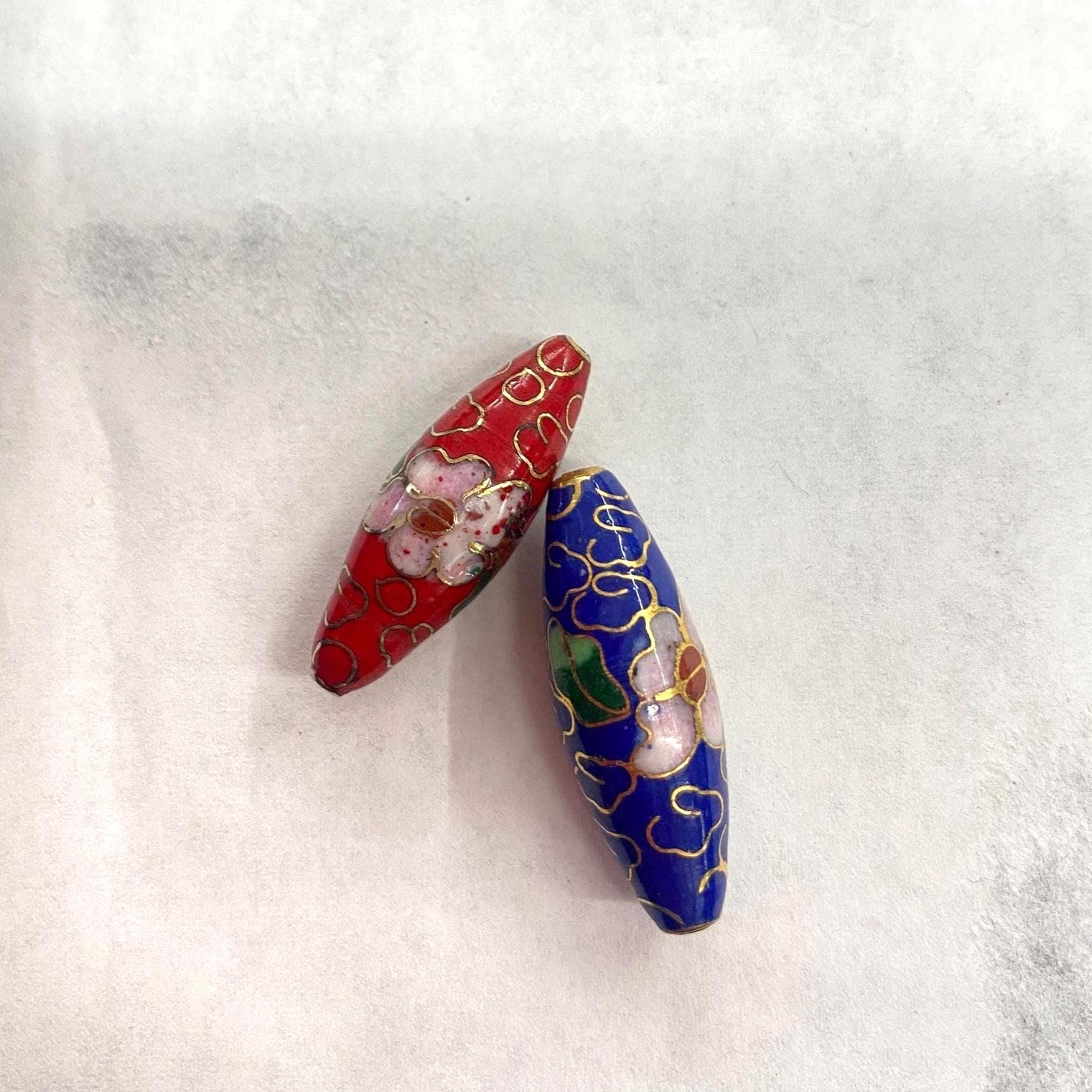 Broche Vintage Couronne En émail Cloisonné - Couleur Or, Motif Fleuri, Bijou Ancien Sans Marque, Occasion