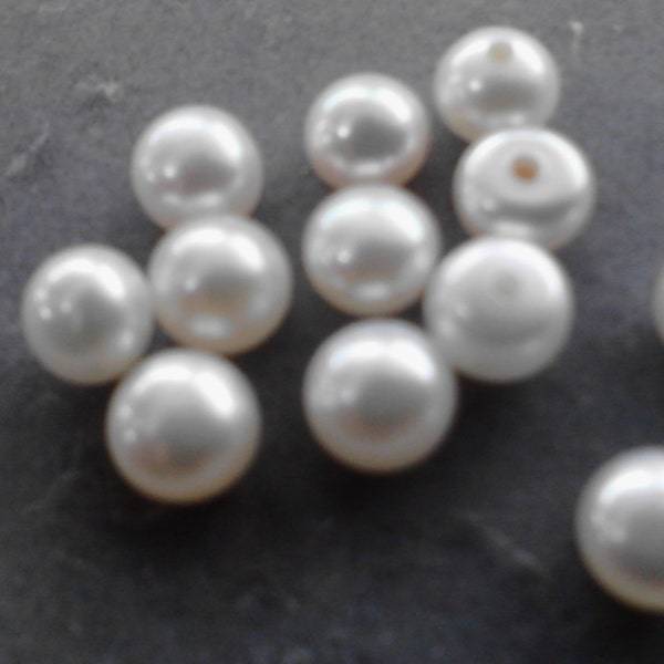 Gekweekte zoetwaterparels, losse, halfgeboorde cabochon met knoop 5 x 4 m dik