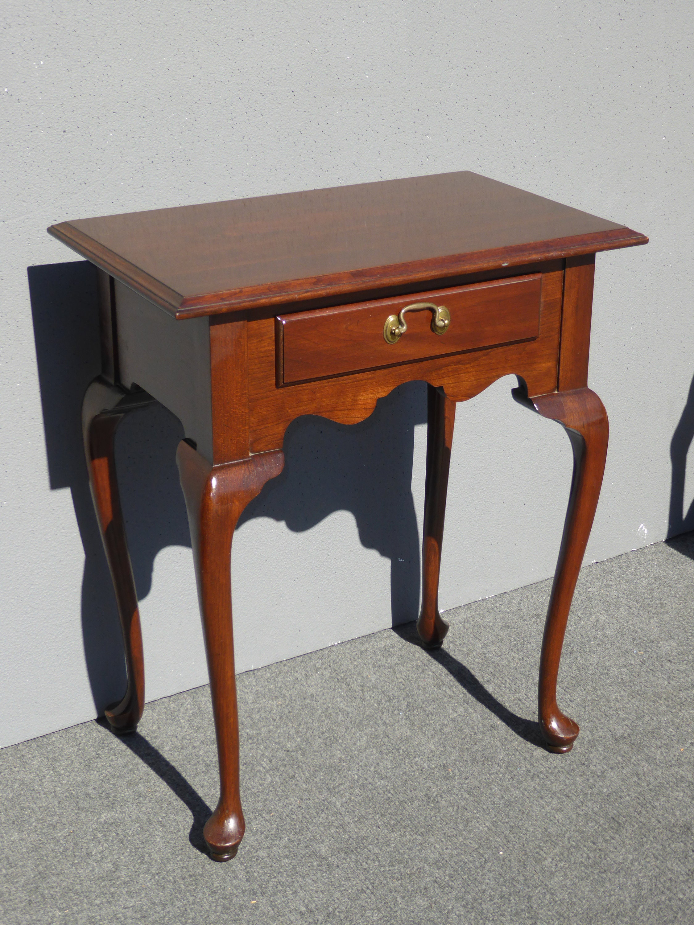 Vintage Ethan Allen Traditional Queen Anne Style Single Drawer Side Table