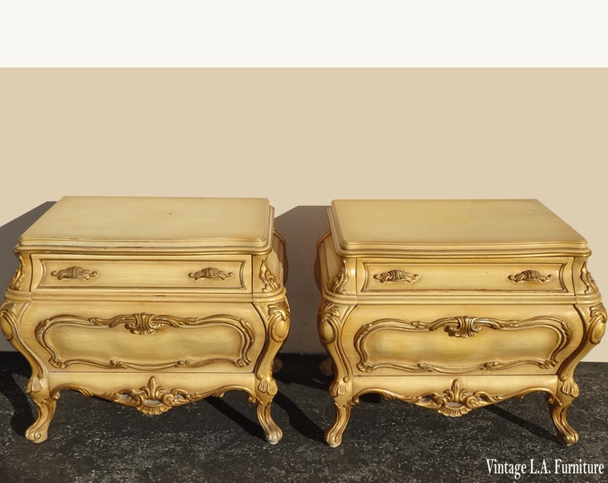 Pair Vintage Italian French Louis XVI Style Rococo Bombe Gold Ornate Nightstands