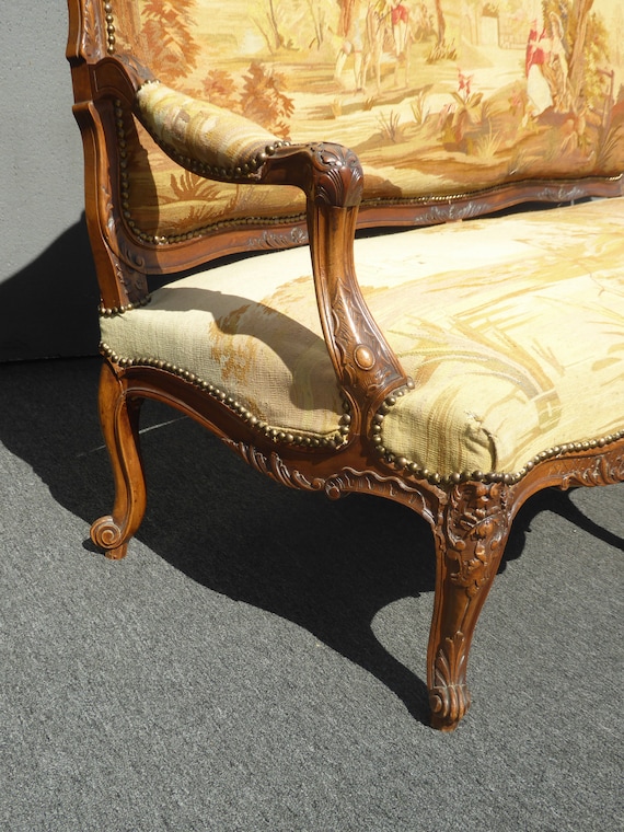 19th Century French Louis XV Walnut Canape