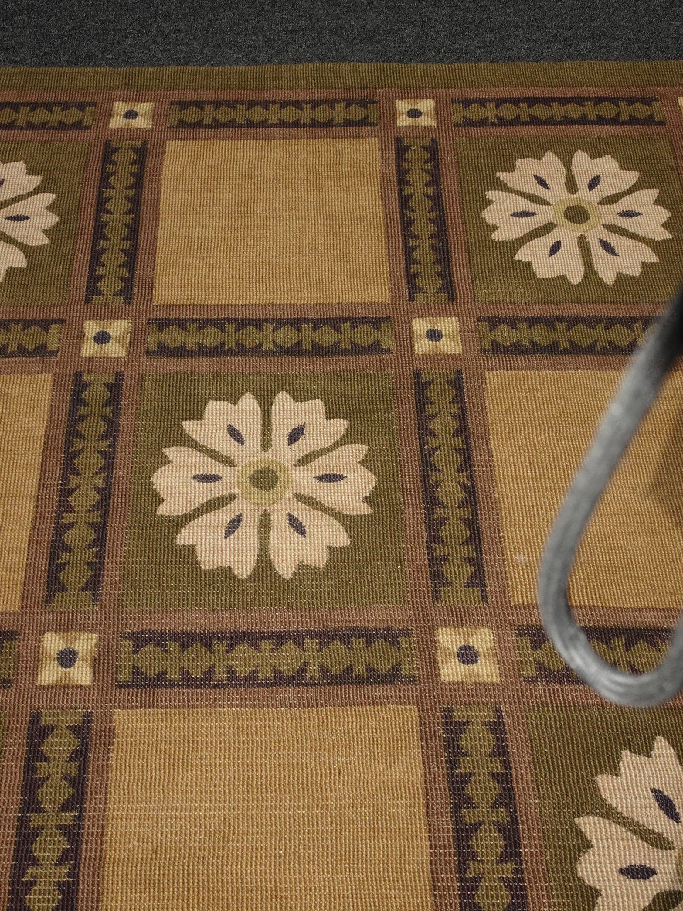 5'x8' 100 Jute Area Rug Earth Tones Green & Tan