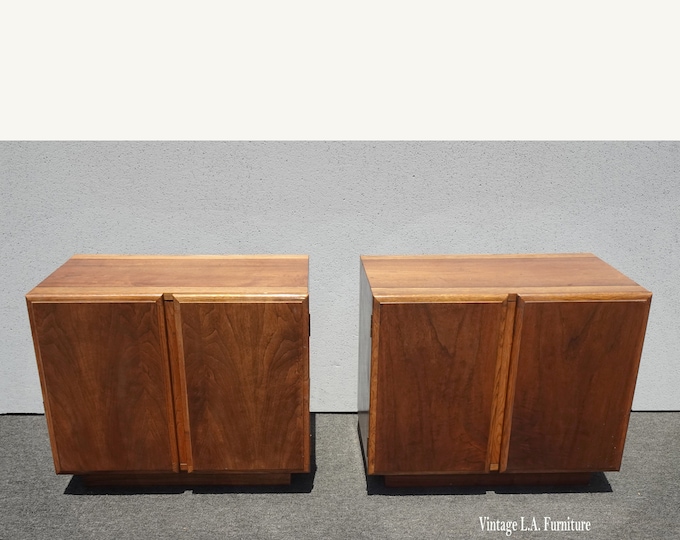 Pair Vintage Mid Century Modern Brown Lane Furniture Nightstands