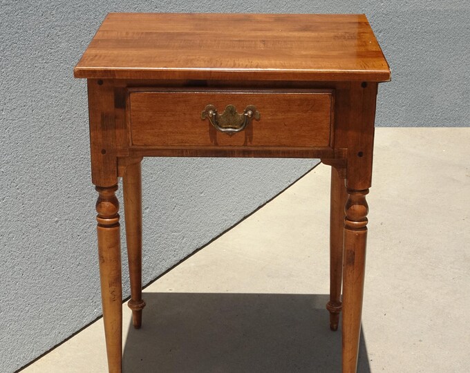 Vintage Ethan Allen Brown Maple Side Table ~ Key Table LH37