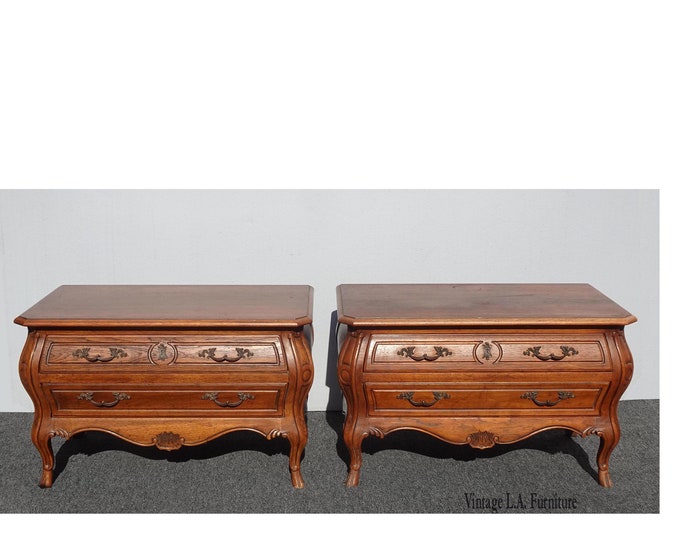Pair Vintage French Style Bombay Bombe Nightstands Drexel Heritage Commode Chest
