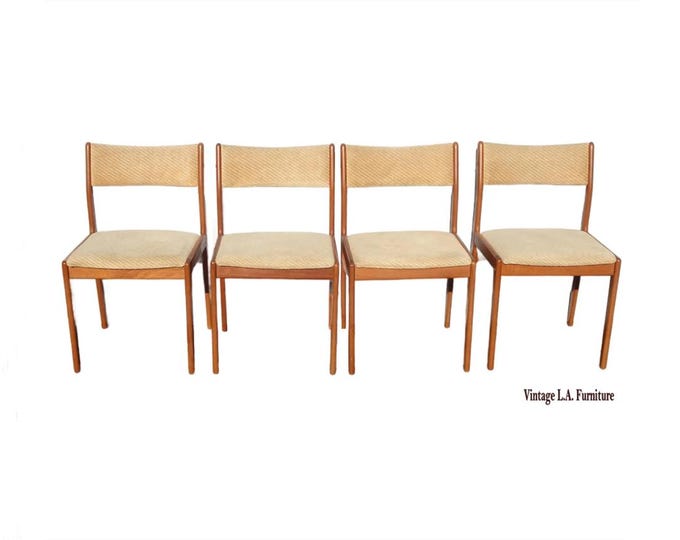 Set of Four Mid Century Modern D-Scan Style Dining Room Chairs