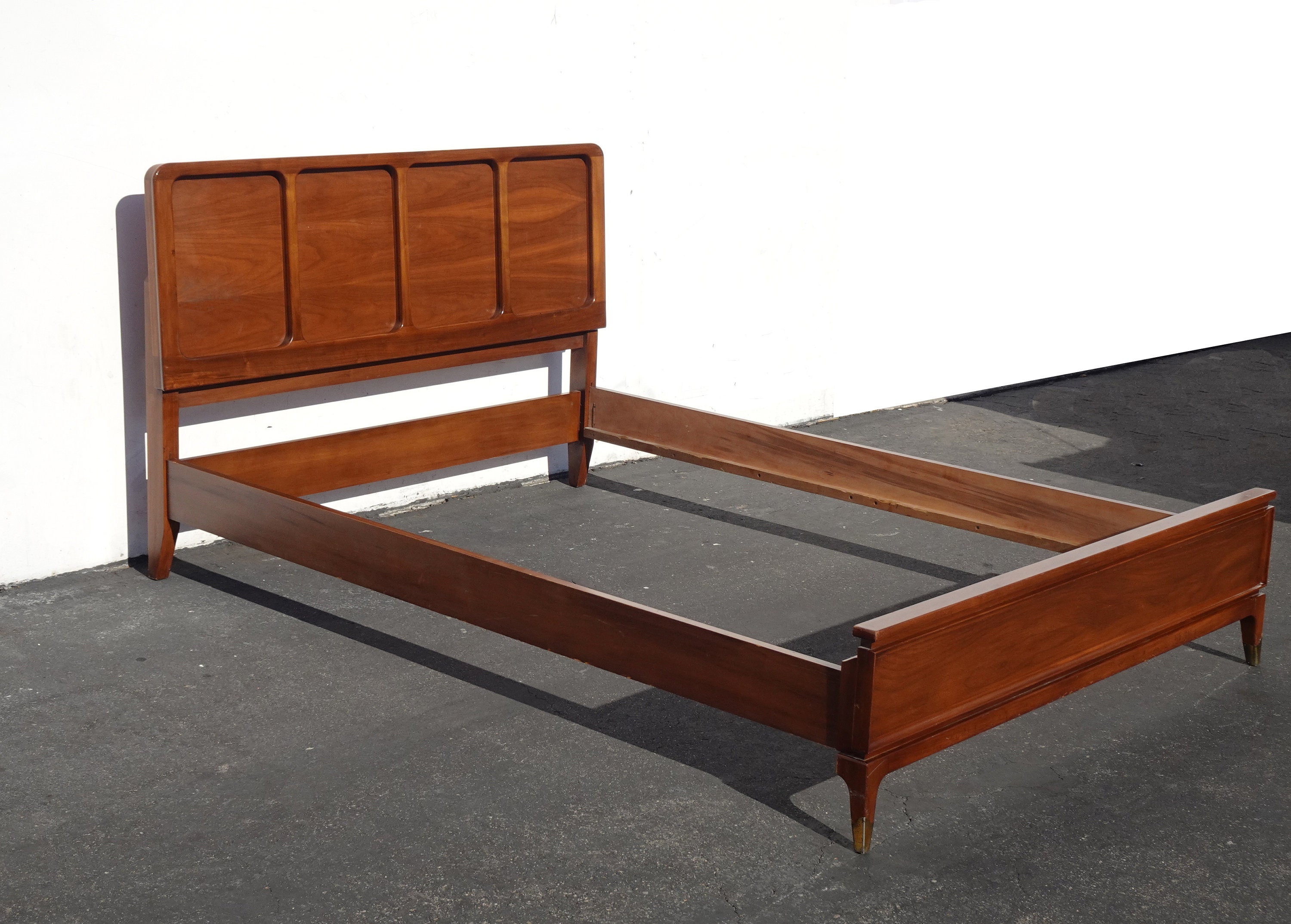 Vintage Mid Century Modern Brown Walnut Bed Frame Full Headboard