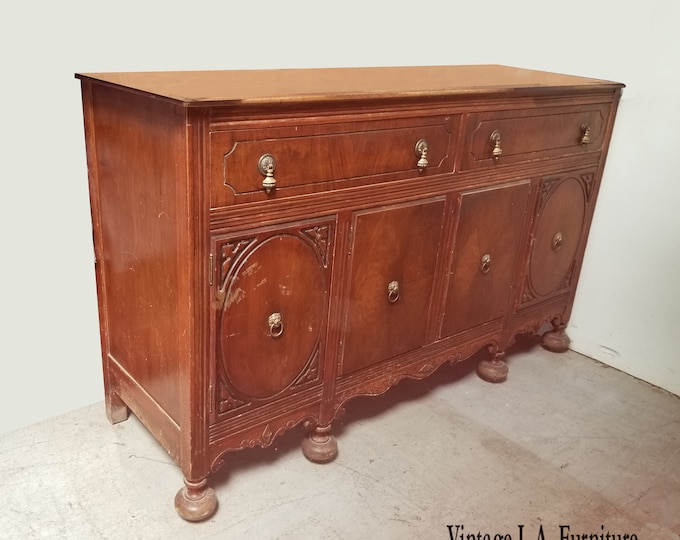 Vintage Traditional Buffet Sideboard With Ball Feet