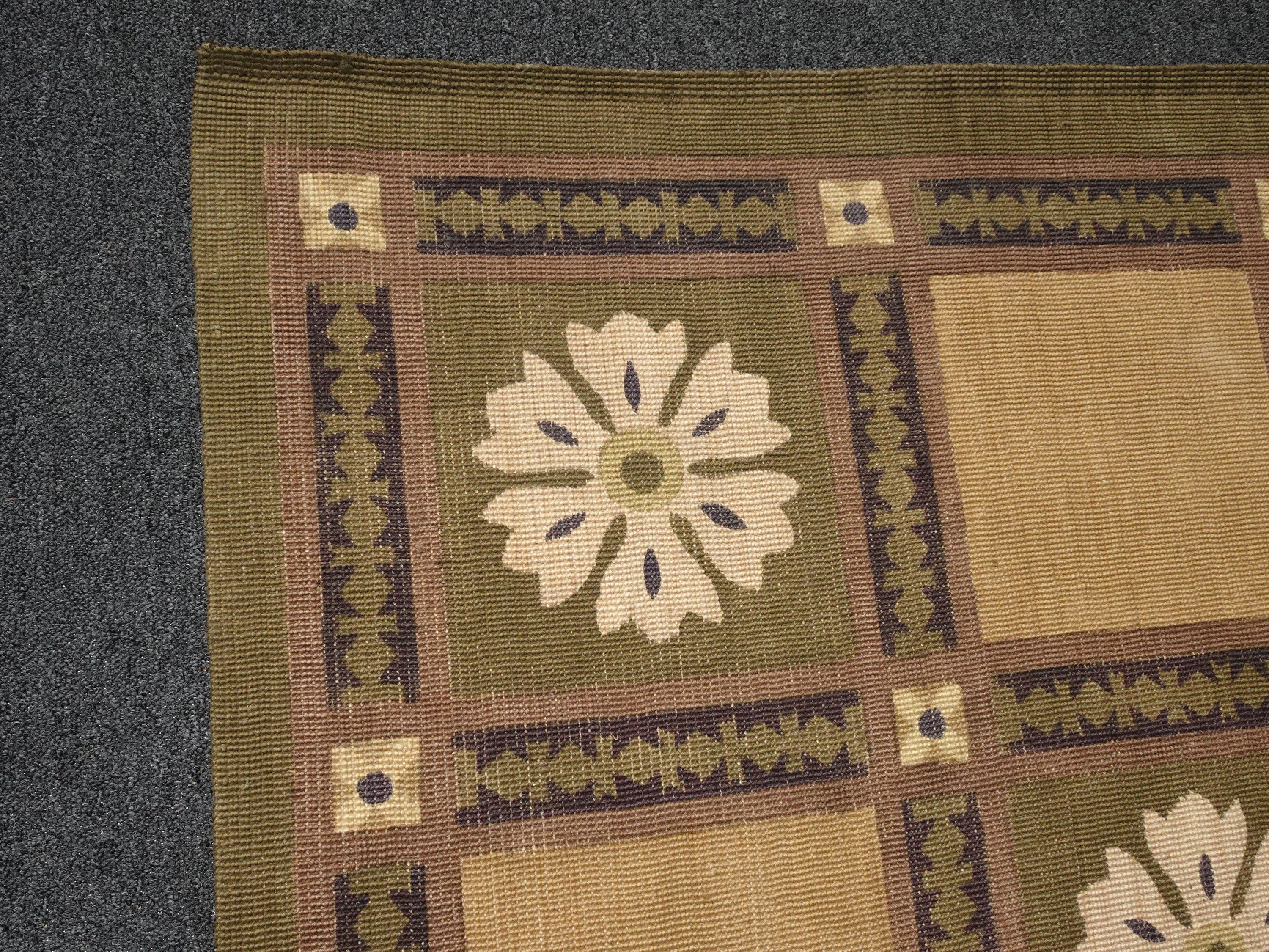 5'x8' 100 Jute Area Rug Earth Tones Green & Tan