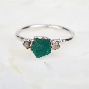 KLAAR OM TE VERZENDEN Ruwe smaragd ringen met diamanten, ruwe stenen ring, alternatieve verlovingsring, groene natuurlijke kristallen ring