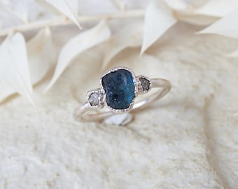 Raw Montana sapphire ring, raw sapphire ring Raw diamond ring Raw crystal engagement ring Raw stone engagement ring Raw gemstone ring unique