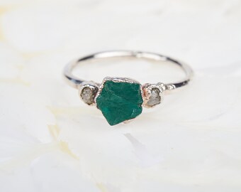 SOFORT LIEFERBAR: Rohsmaragdring mit Diamanten, Rohsteinring, alternativer Verlobungsring, natürlicher grüner Kristallring