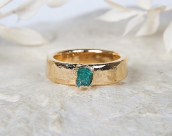 Raw emerald ring men, rustic wedding band, customizable alternative copper male promise ring for him, uncut rough gemstone organic bohemian