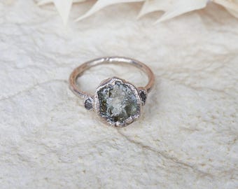 SOFORT LIEFERBAR – Ring mit Aquamarin und Rohdiamanten. Alternativer Verlobungsring, organischer Schmuck mit Natursteinen, Geschenk für sie.