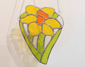 Stained glass daffodil suncatcher - window decor for Spring - birthday gift for Mum