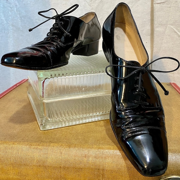 Black Patent Leather Ferragamo Oxfords, Size 9 (more like 7-1/2)