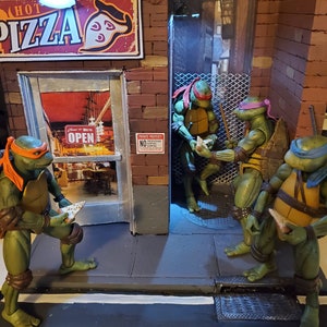 Small desktop Action Figure Diorama for 6" to 10" figures 12x12x12