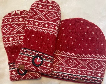 F3    Felted wool hat and mitten set    Lined with fleece  very thick and warm   Size large