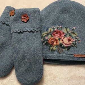 CC2   Extra small adult or teen felted wool hat and mitten set lined with fleece
