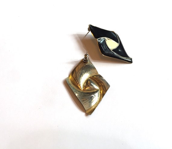 80s sculptural geometric gold toned and enamel ea… - image 3