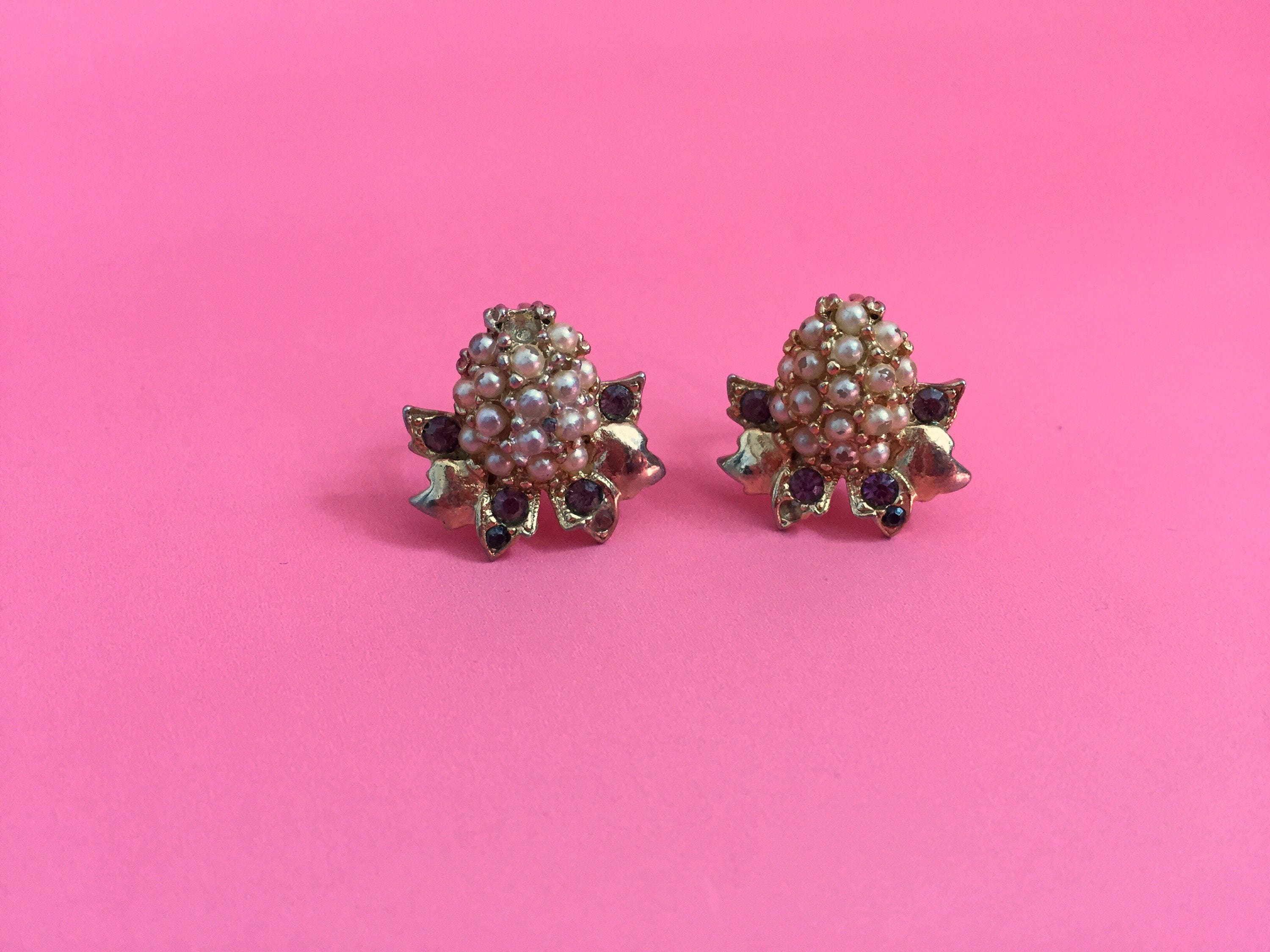 Vintage Old Hollywood Screwback Pearl and Rhinestone Gold