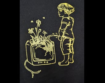Screen-printed patch "Pee on your TV" on organic fabric, approx. 18 x 23 cm, 1 piece. (Liebewicht Advent Calendar 25)