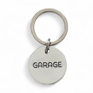 Chaveiro com etiqueta para chave de garagem - Etiqueta de metal de alumínio prateado com argola pequena e grande - Marcador de identificação de chave com carimbo manual - Minimalista
