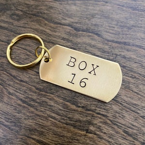 Kundenspezifische handgestempelte Box # Briefkastennummer Metall Schlüsselbund Tags Hundemarke aus Messing oder Aluminium Postfach