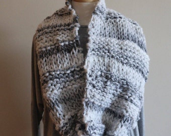 Knitted Cowl // Style // Beehive