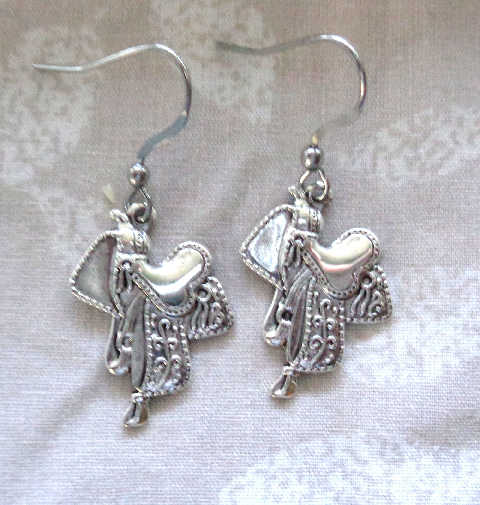 Saddle earrings silver saddles horse saddle earrings hypo Etsy España