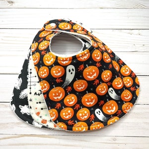 Halloween Bib | Retro Jack-O-Lantern | Pumpkin | Vintage Trick or Treat Candy | Glow in the Dark Ghosts | Spooky | Baby&#39;s First Halloween