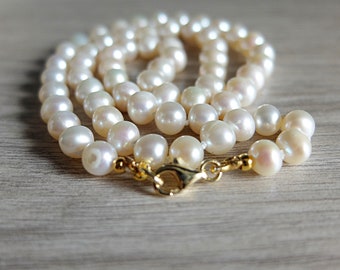 Freshwater ivory white   pearl necklace, hand knotted pearl necklace