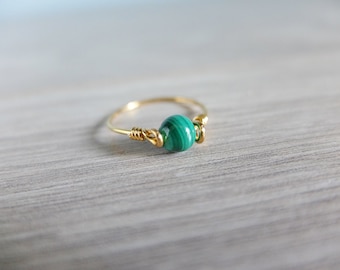 Vergoldeter Ring mit natürlichem Malachitstein, handgefasst, Malachitring