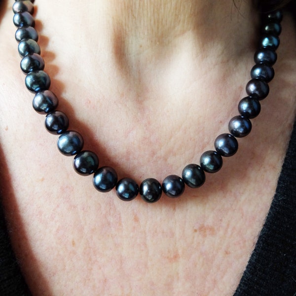 Collier de perles noires