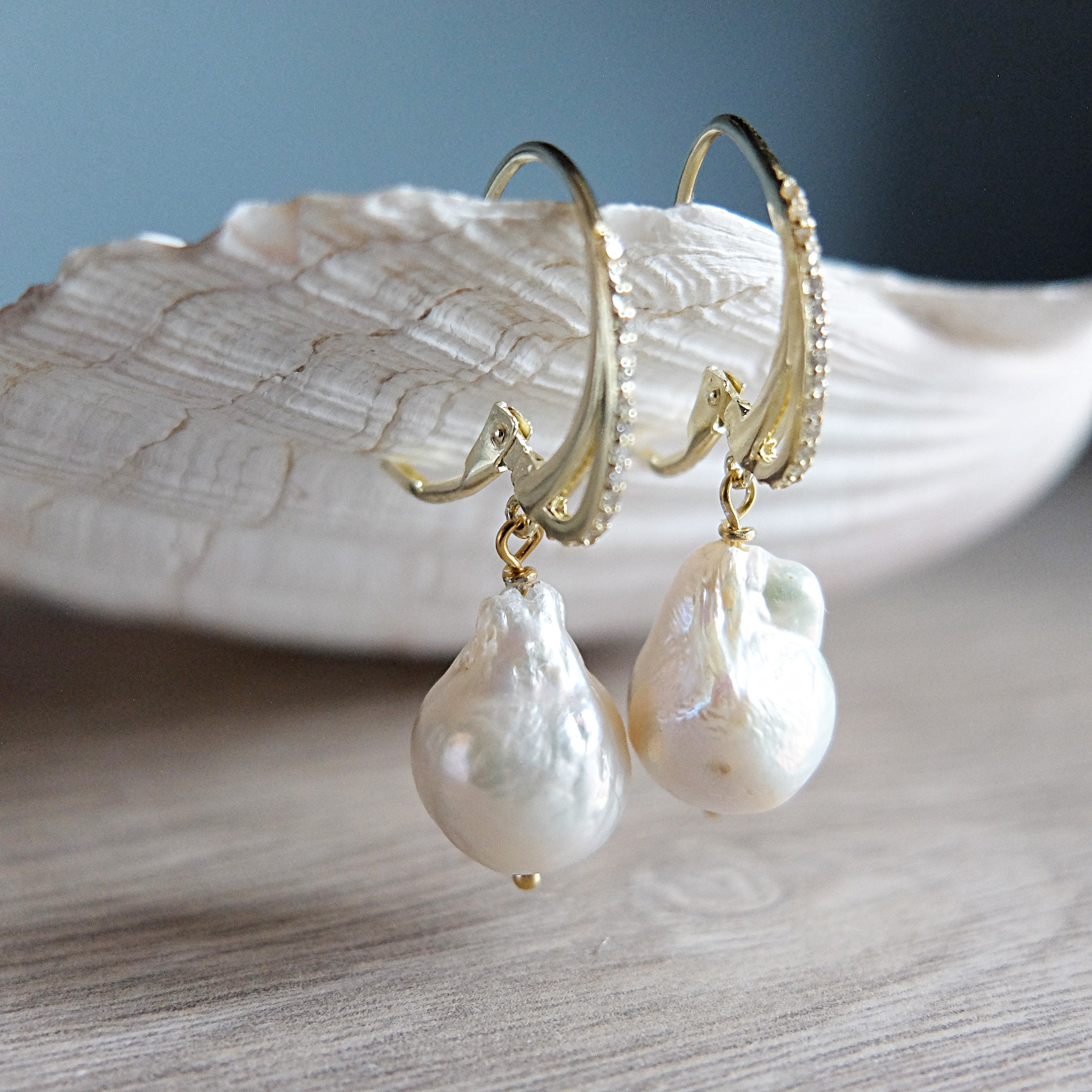 Orecchini Con Perle Tonde Piatte Grigie Con Perno E Argento Sterling - Foto 2