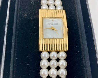 Reloj vintage de la colección Joan Rivers Classics con perlas de imitación y cuentas de oro, con movimiento de cuarzo.