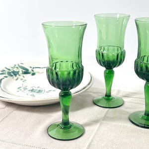 Vintage set of 5 Italian green wine glasses, hand blown thistle shape glasses, 1970s