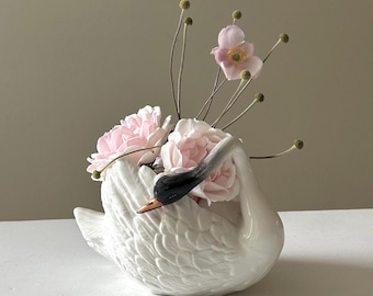 Vintage majolica swan pique fleurs, swan vase, flower arranging