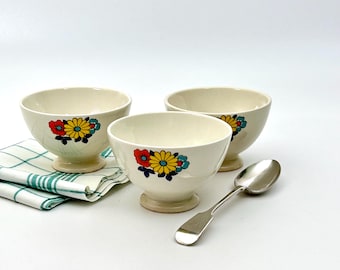   青と白のボウル ヴィンテージのミニチュアフレンチカフェオレボウル、青と白の花柄