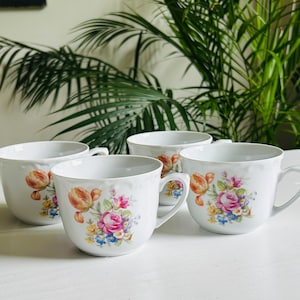 Set of 4 vintage coffee mugs, colourful flowered porcelain tea or coffee cups by Kahla 1960s