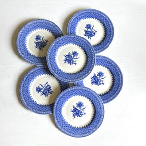 Conjunto vintage de 6 pratos de almoço da Churchill England, padrão Out Of The Blue