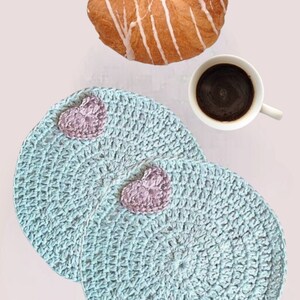 MADE TO ORDER Crocheted placemat mint and lilac with hearts image 3