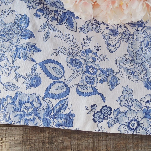 Chinoiserie White and Blue Floral Lined Cotton Table Runner Beach Cottage Modern Cottagecore Decor Table Settings