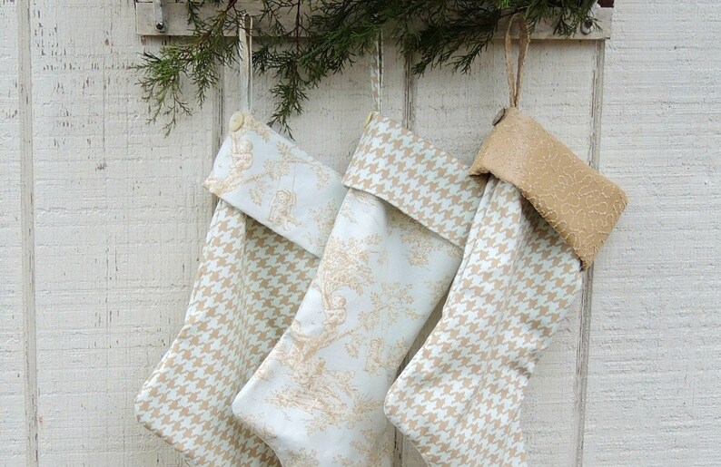 Blue Toile Heirloom Christmas Stocking, Made to Order, Choice of 1 of 3 Designs, Holiday Mantle Decor Custom Order zdjęcie 2